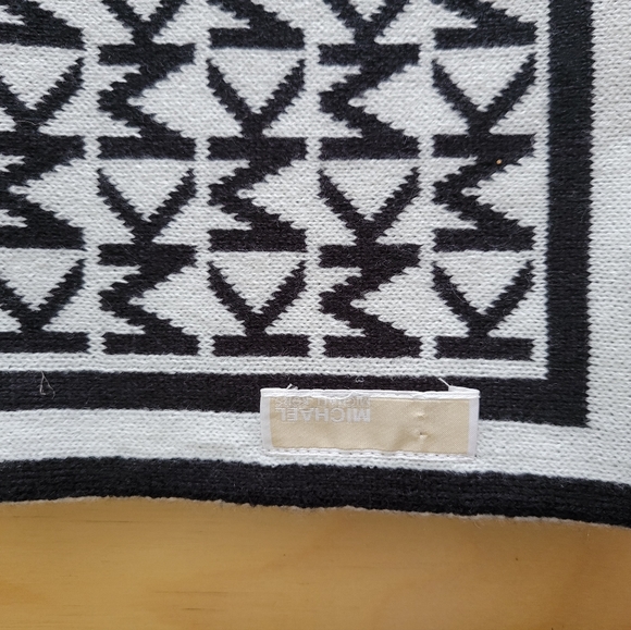 Michael Kors Scarf - Picture 4 of 4